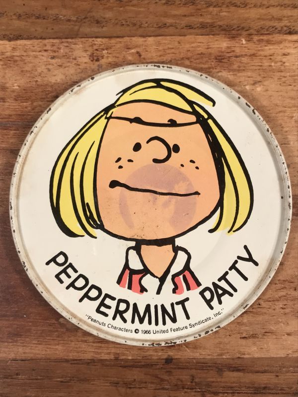 Peanuts Snoopy Peppermint Patty Tin Dish Plate ペパーミントパティ ビンテージ ディッシュプレート スヌーピー 小皿 70年代 Animation Character アニメーション系キャラクター Snoopy Peanuts スヌーピー ピーナッツ 系 Stimpy Vintage Collectible Toys