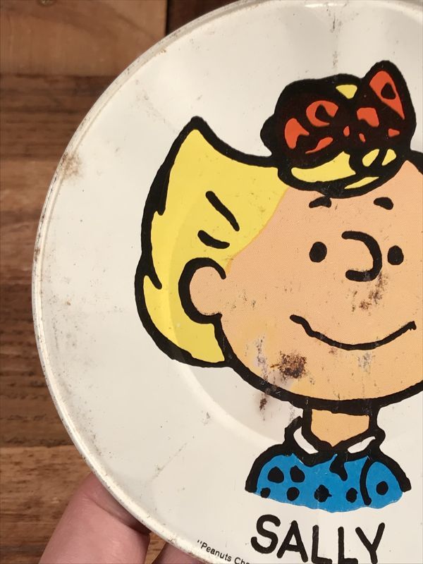 Peanuts Snoopy Sally Tin Dish Plate サリー ビンテージ ディッシュプレート スヌーピー 小皿 70年代 Animation Character アニメーション系キャラクター Snoopy Peanuts スヌーピー ピーナッツ 系 Stimpy Vintage Collectible Toys スティンピー ビンテージ