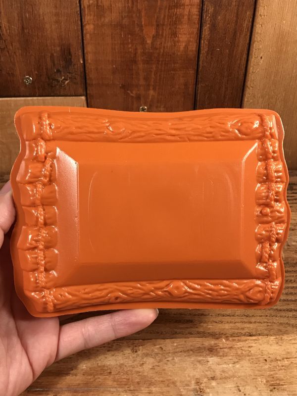 Avon Peanuts “Snoopy Come Home” Soap Dish And Soap