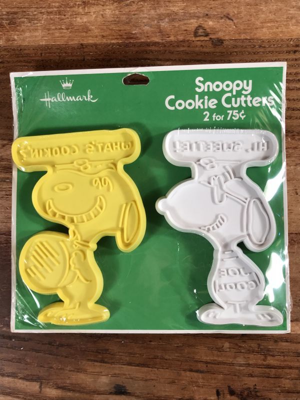 Hallmark Peanuts Snoopy Cookie Cutters 2 Set スヌーピー ビンテージ クッキーカッター 型抜き 70年代 Animation Character アニメーション系キャラクター Snoopy Peanuts スヌーピー ピーナッツ 系 Stimpy Vintage Collectible Toys スティンピー ビンテージ